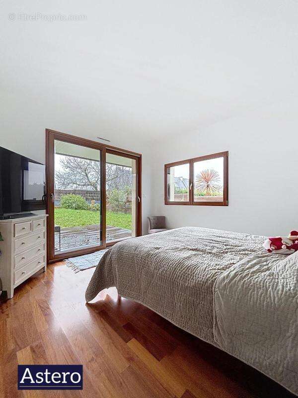Sarzeau-centre ville-maison 7 pieces-piscine-calme-lumineuse - photo 4