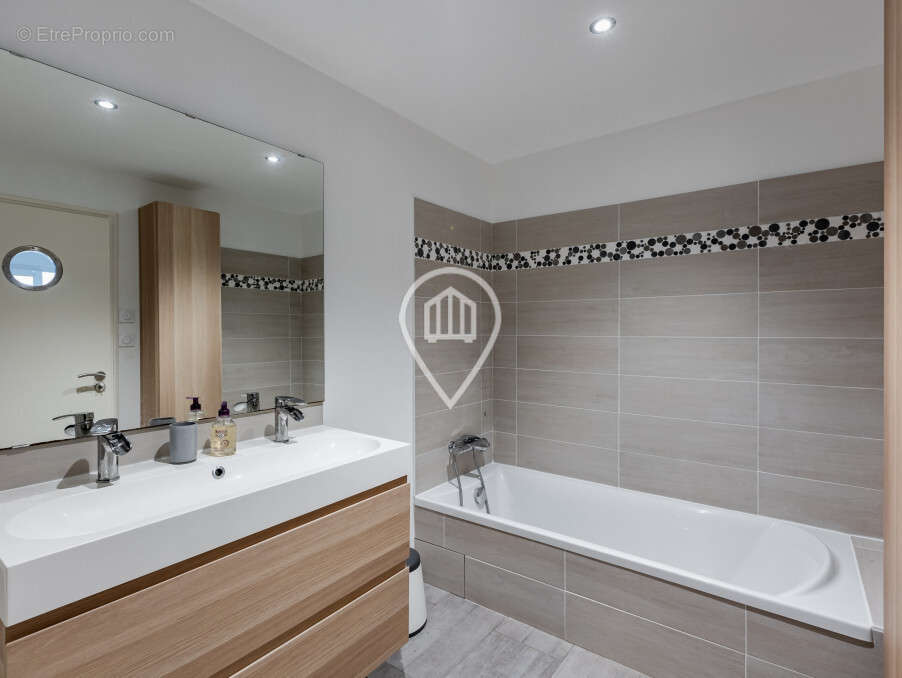 Maison à L&#039;EPINE