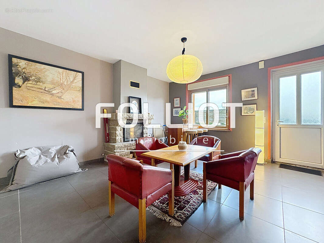 Maison à AGON-COUTAINVILLE