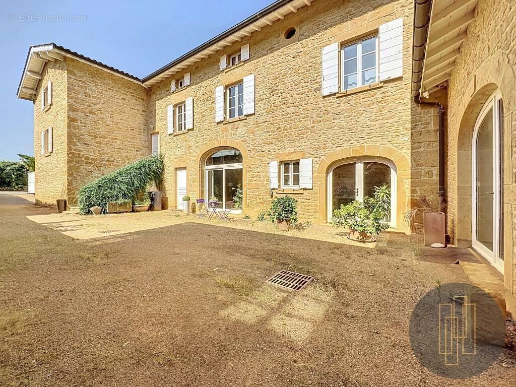 Maison à SAINT-GERMAIN-SUR-L&#039;ARBRESLE