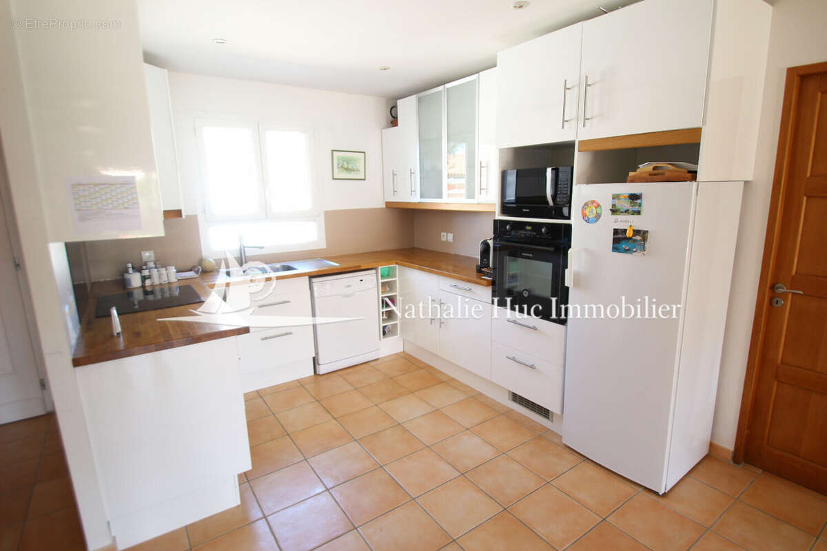 Maison 165 m² à Sainte-Marie  - photo 3