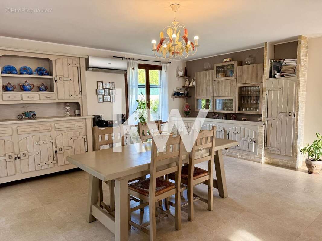 Maison à POURRIERES