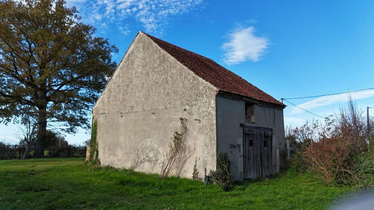 Maison à BELLENAVES
