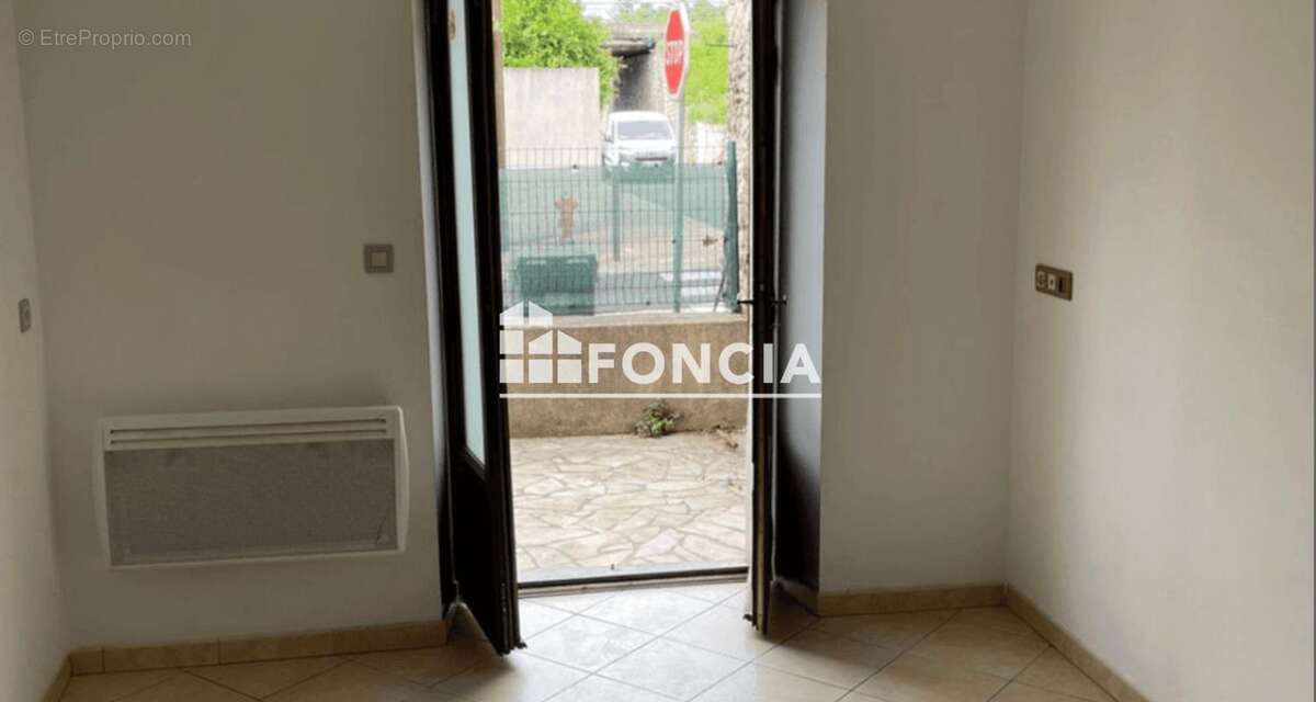 Appartement à ROQUEMAURE
