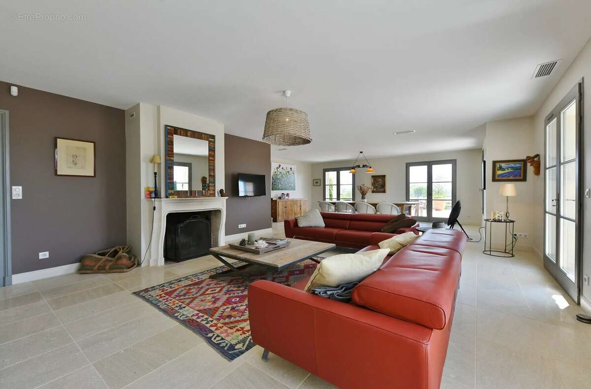 Unique propriété avec piscine et vue panoramique - photo 14