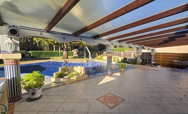 Maison plain pied de 110 m² avec piscine, garage et dépendances CESTAS (33) - photo 11