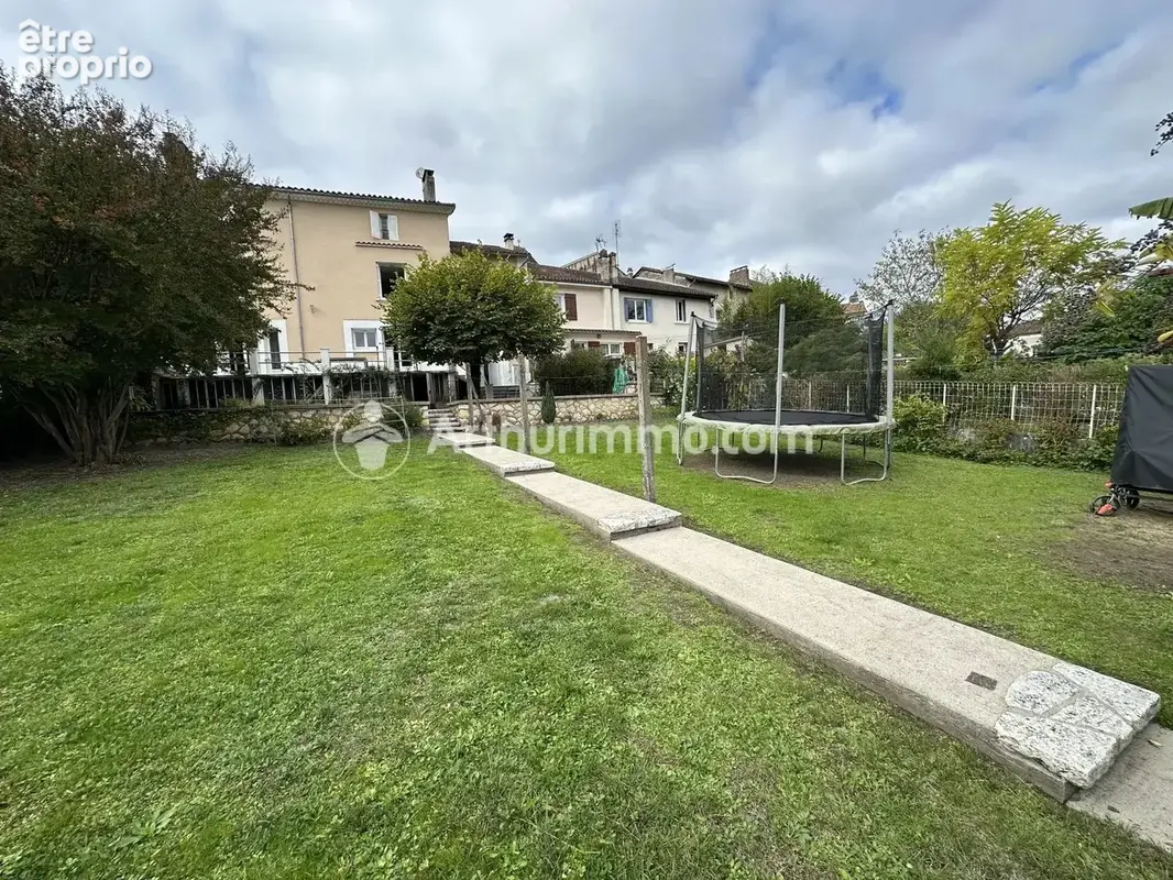 Maison de bourg 200 m², 6 pièces, 4 chambres - photo 3