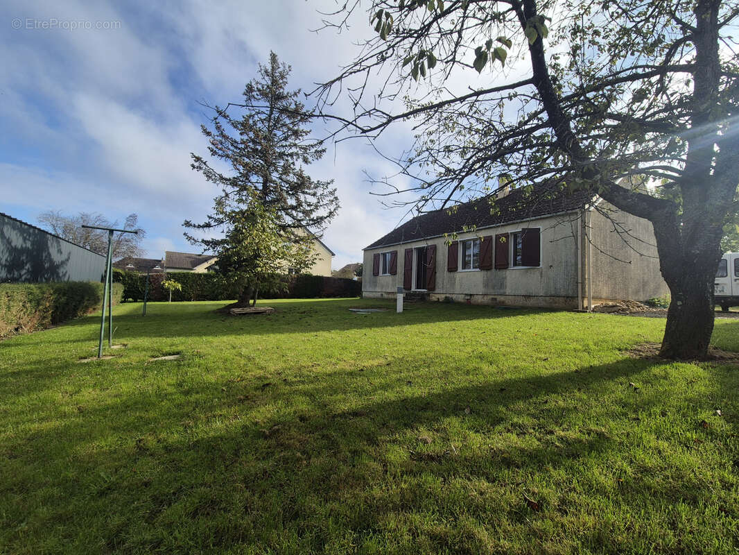 Maison à SAINT-ELIPH