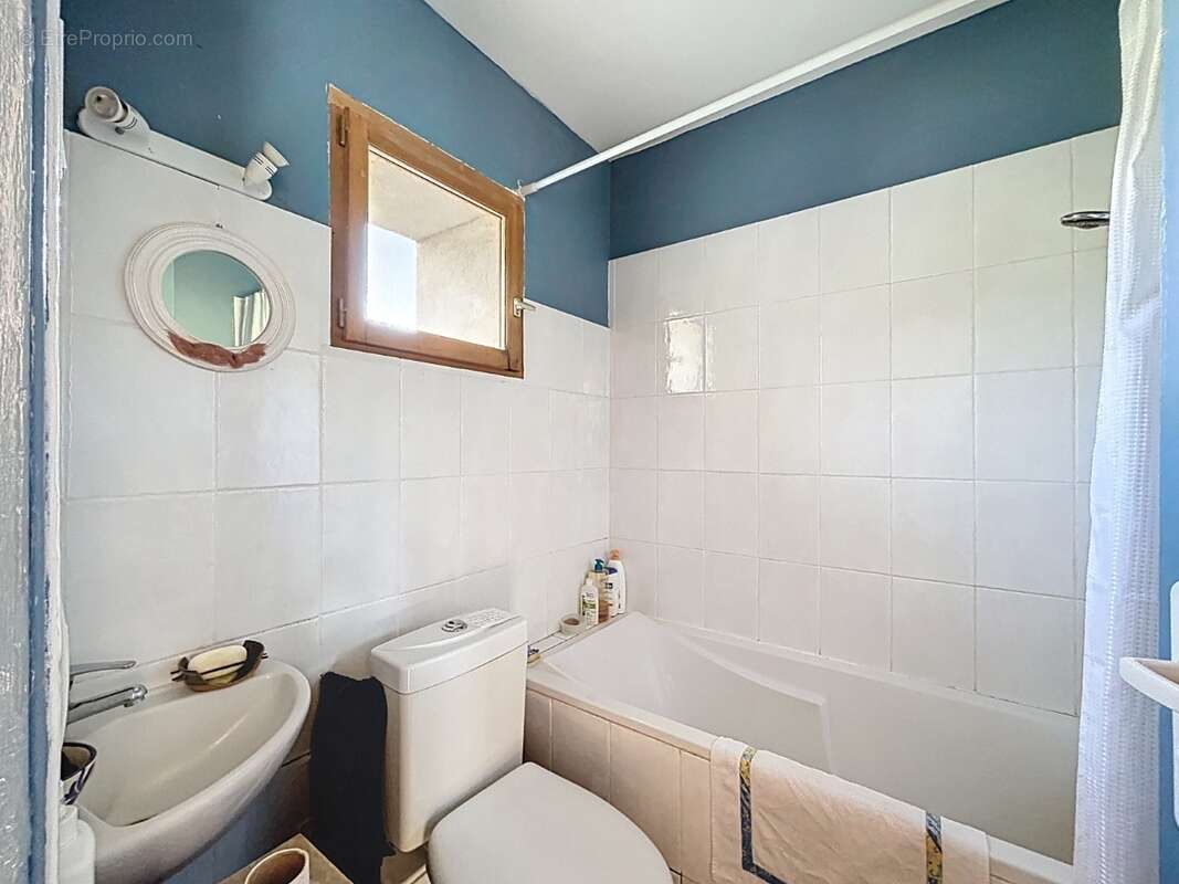 Maison à SAINT-MARTIN-SUR-LAVEZON