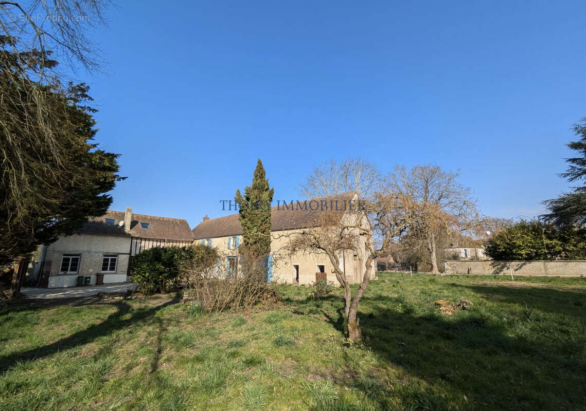 Maison à THOIRY
