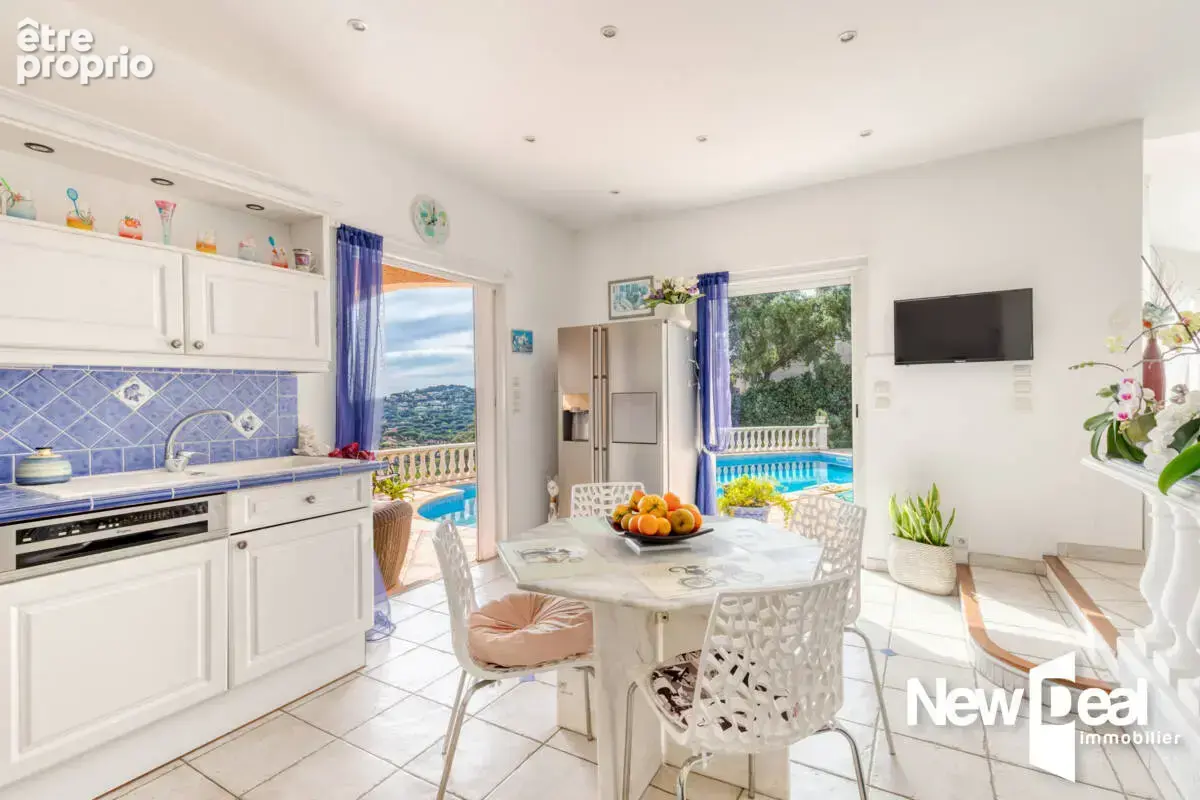 Villa d'architecte 210 m², vue mer & golf, piscine-Sainte-Maxime - photo 3