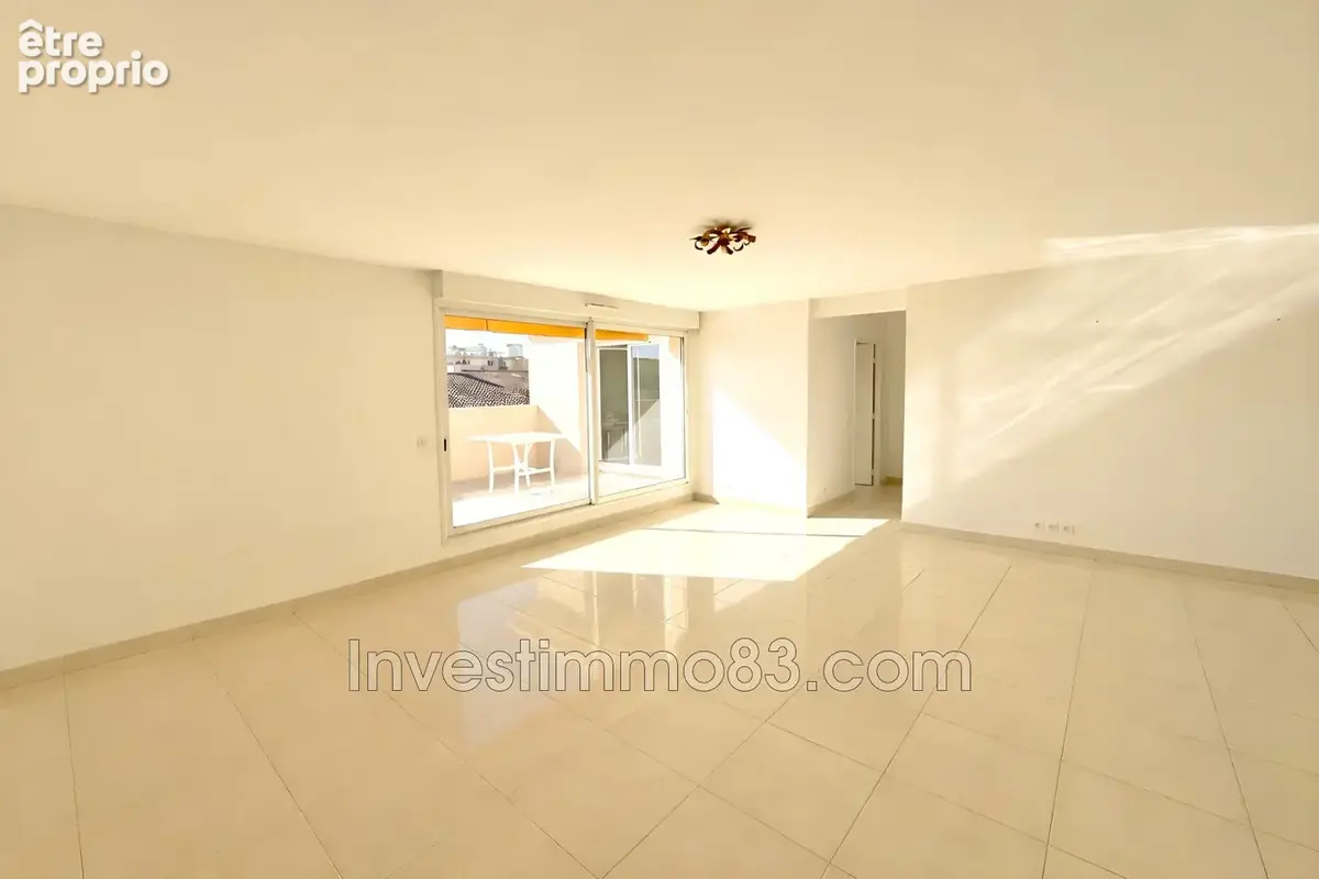Appartement 83 m² à Hyeres  - photo 2