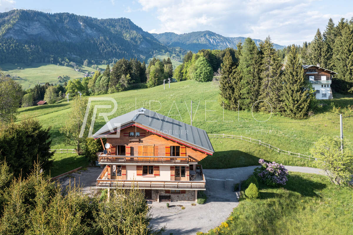Chalet de 300 m2 à rénover   Notre-Dame-de-Bellecombe   Emplacement ski aux pieds - photo 10