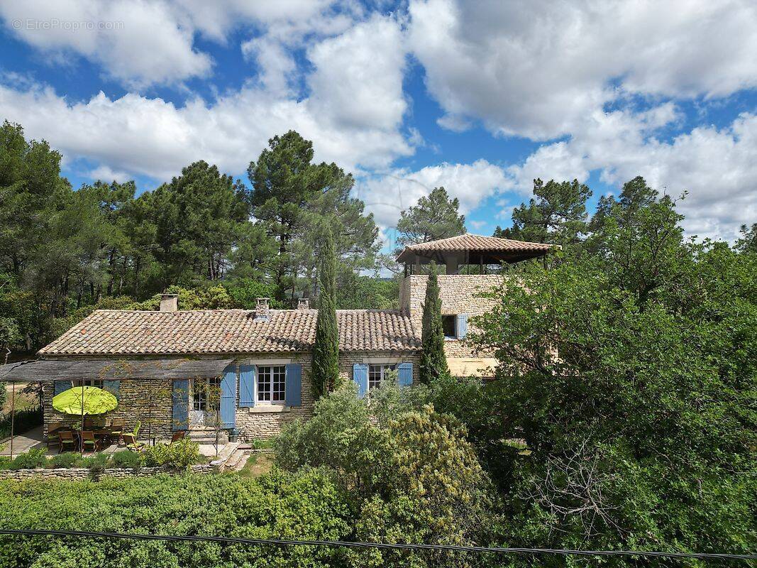 Maison à GORDES