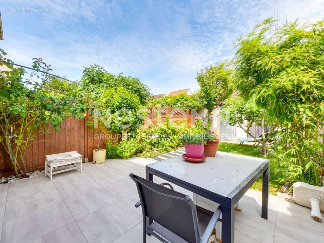 Vente Quartier des Berchères Maison Pontault Combault 5 pièces - 3 chambres - Jardin - photo 9
