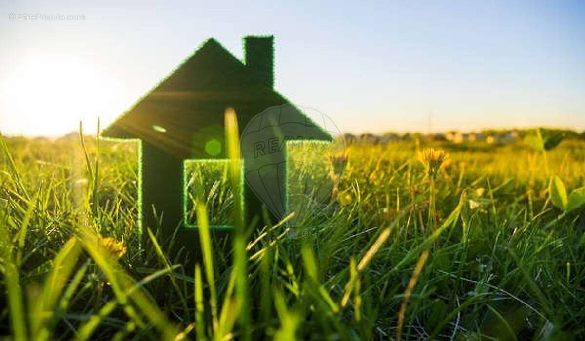 Terrain à SAINTE-LUCE-SUR-LOIRE