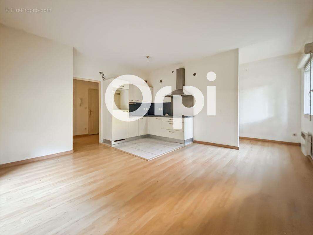 Appartement à SAINT-MARTIN-BOULOGNE