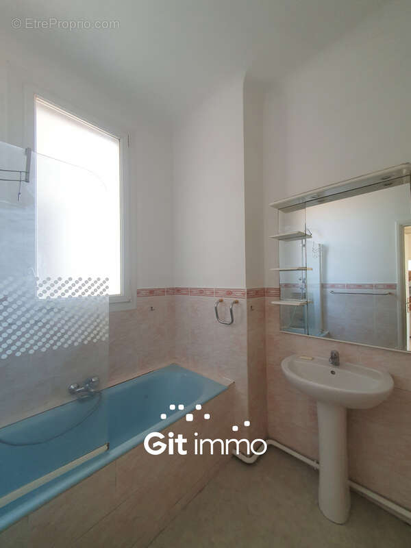 Appartement à MARSEILLE-1E