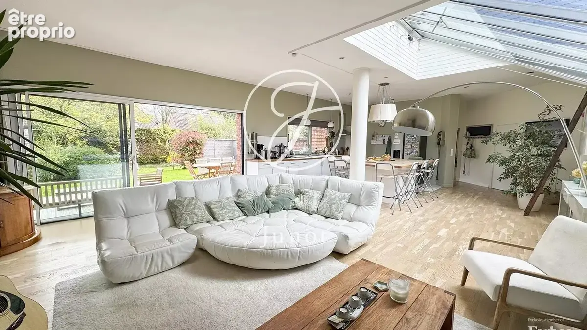 Marcq-en-Barœul – HIPPODROME – Élégante maison flamande – 8 pièces – 6 chambres – Jardin paysager – Studio indépendant – Garage - photo 2