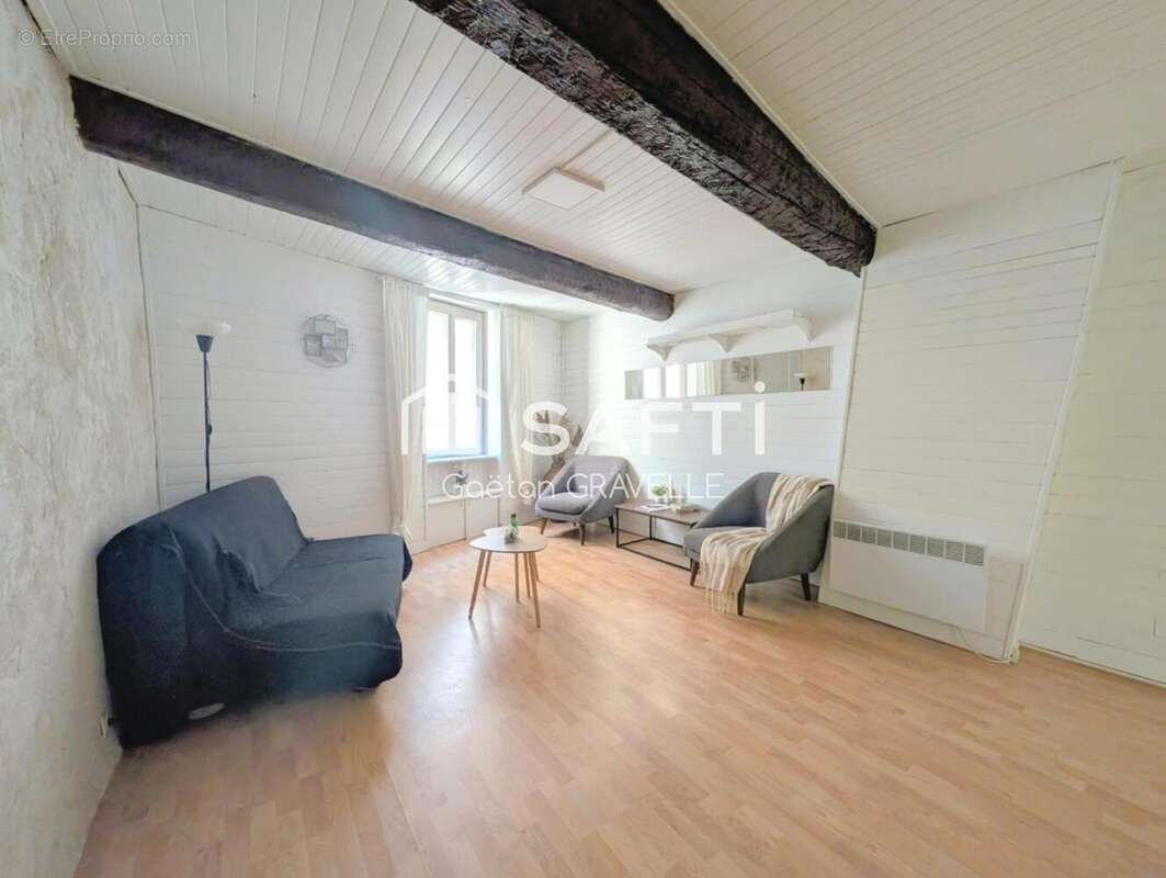 Photo 3 - Maison à SAINT-MITRE-LES-REMPARTS