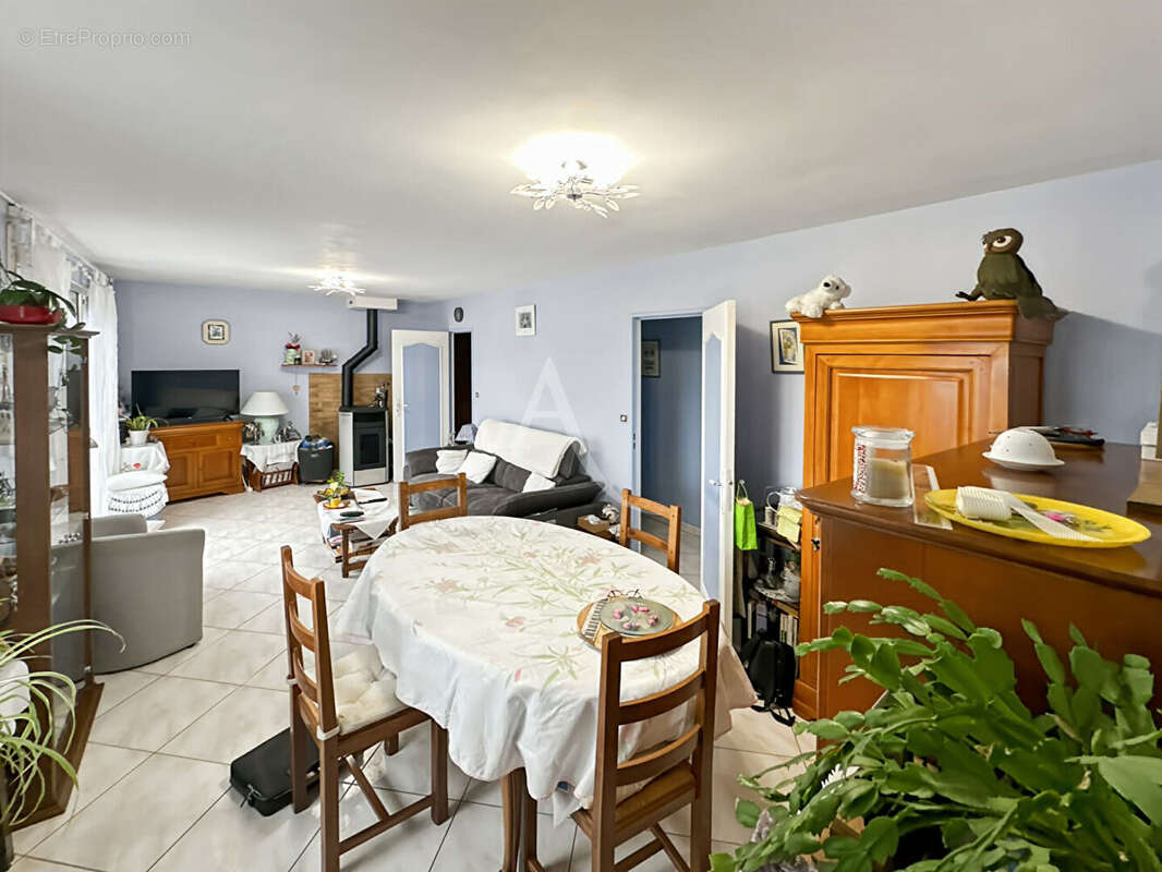 Maison à ETREPAGNY