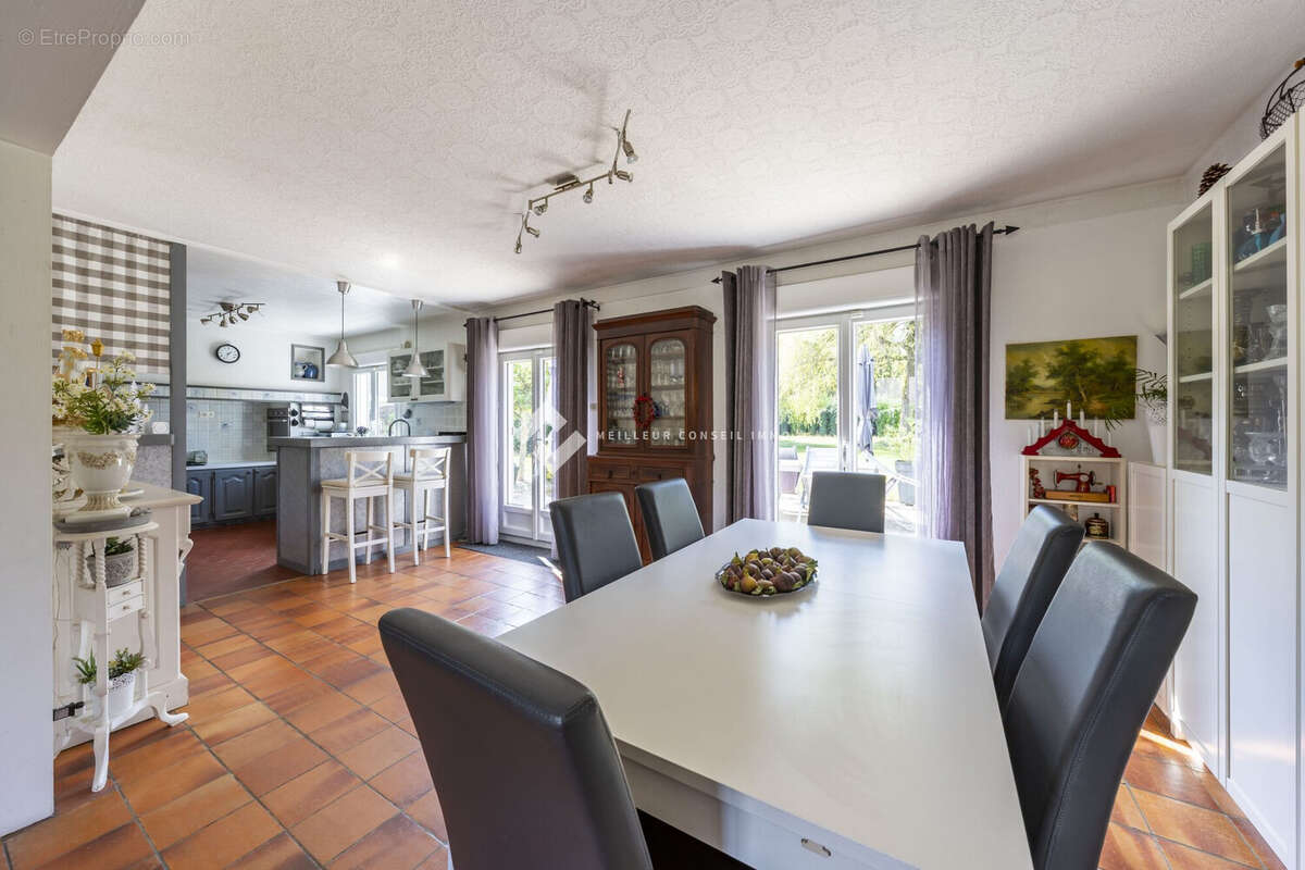 Maison à SAINT-FARGEAU-PONTHIERRY