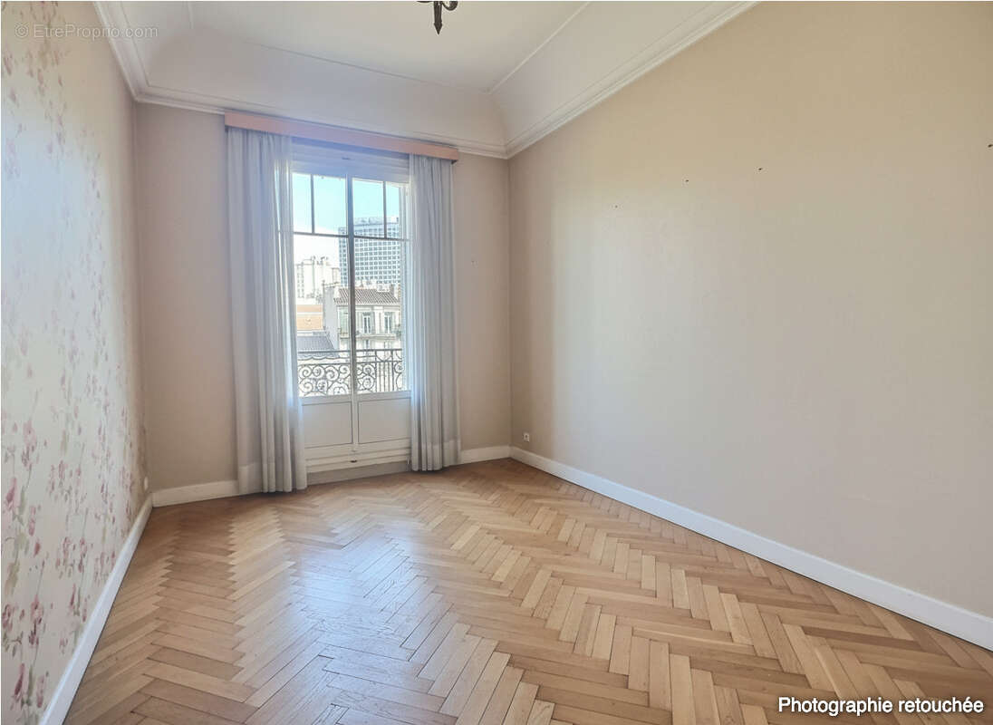 Appartement à MARSEILLE-6E