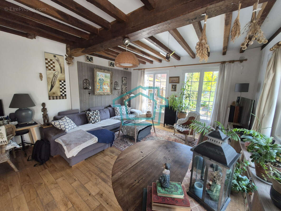 Maison de 135 m2, élevée sur 720 m2 de terrain proche Thoiry - photo 3