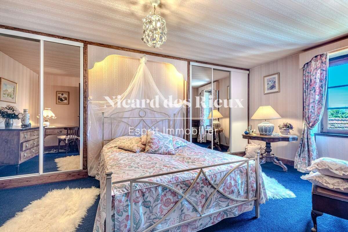 Maison à MONTBOUCHER