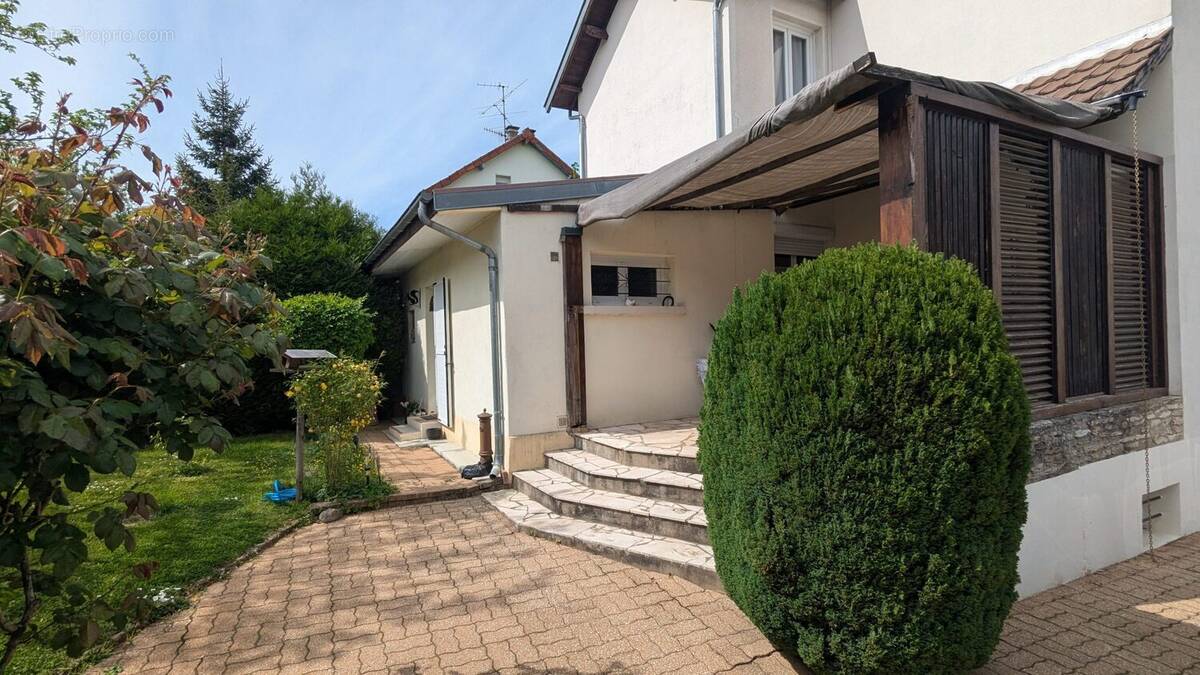 Maison à CHENOVE