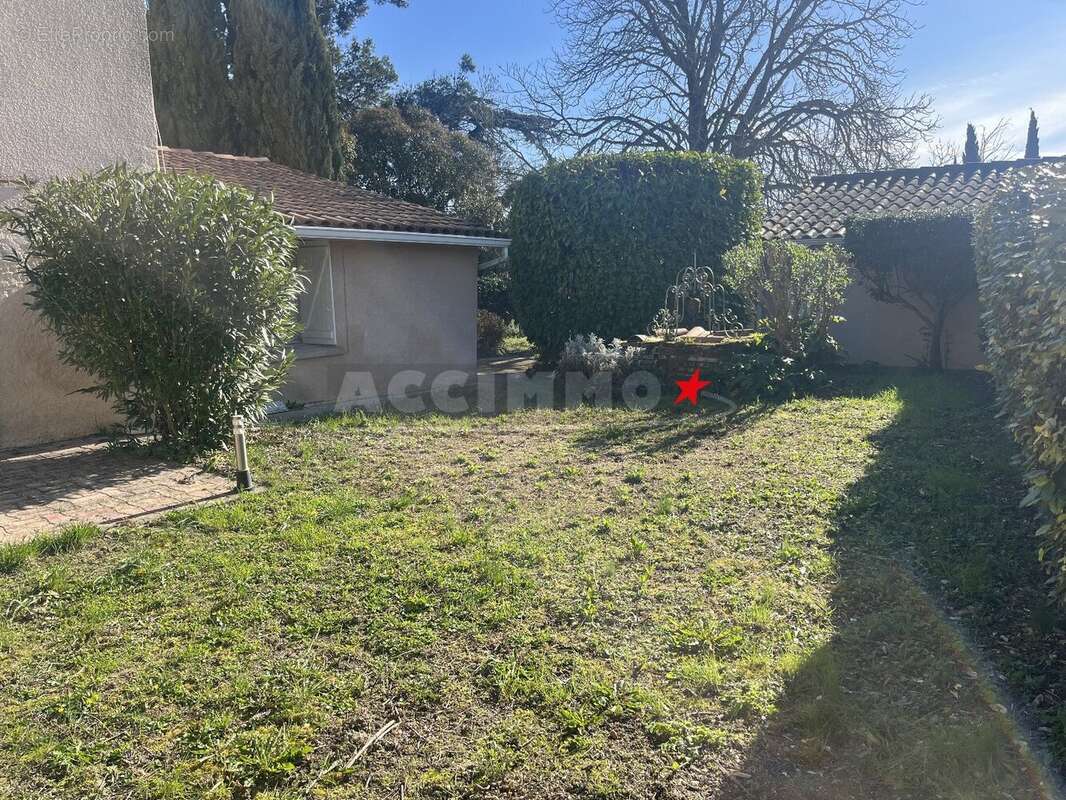 Maison à LAUZERVILLE