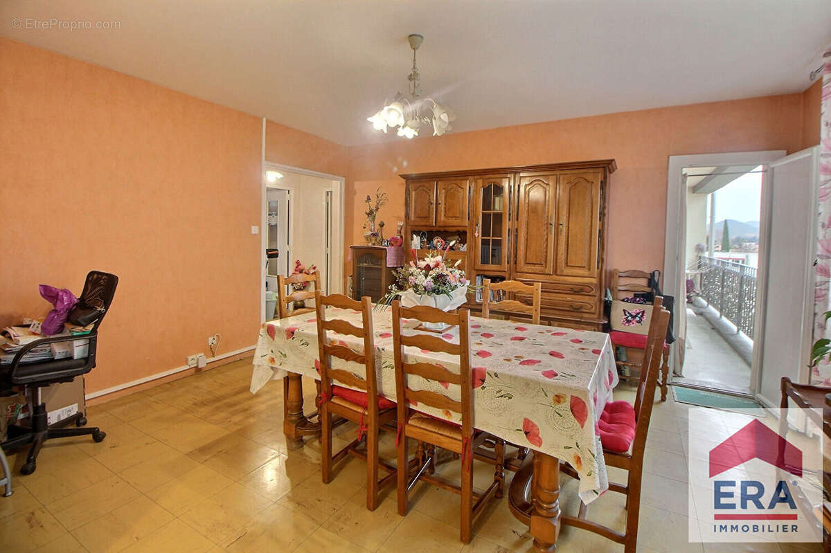 Appartement à SAINT-RESTITUT