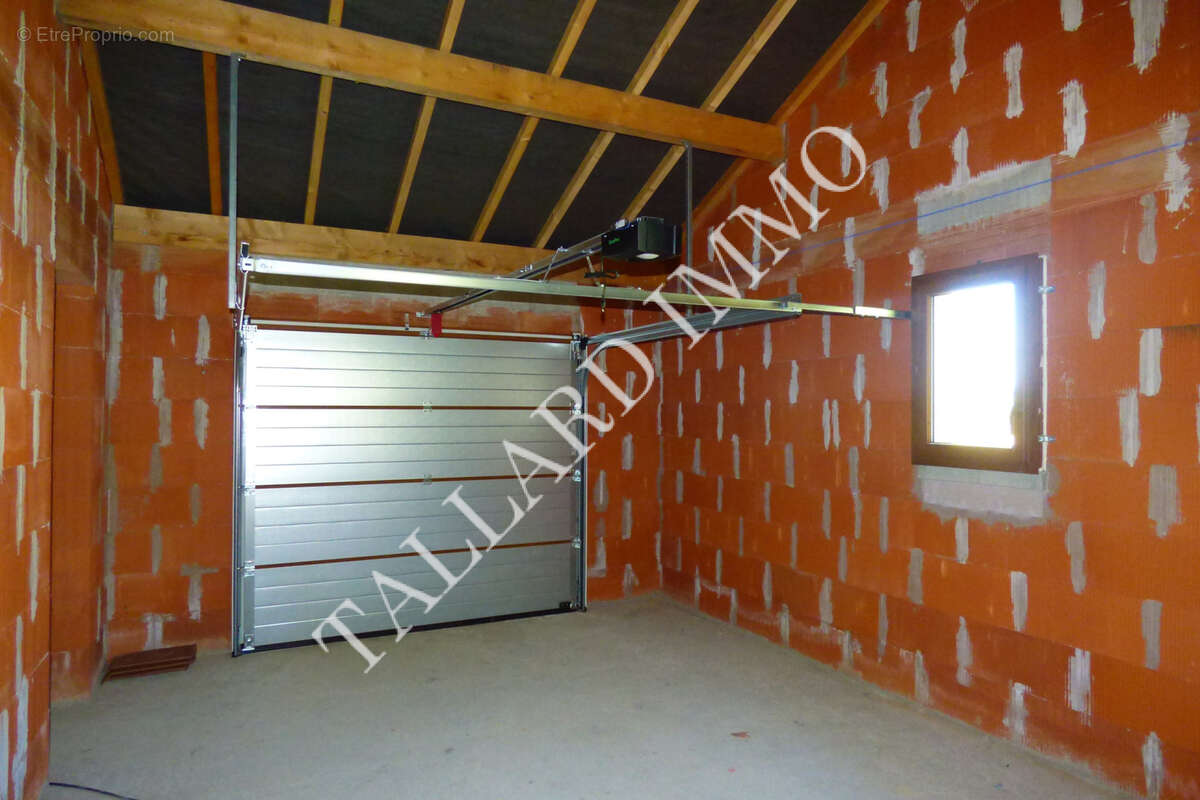 Espinasses, Maison de plain pied hors d'eau hors d'air sur terrain 1839 m2 - photo 15