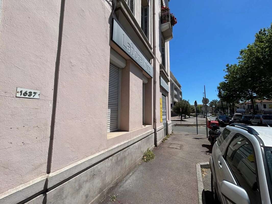 Commerce à FREJUS