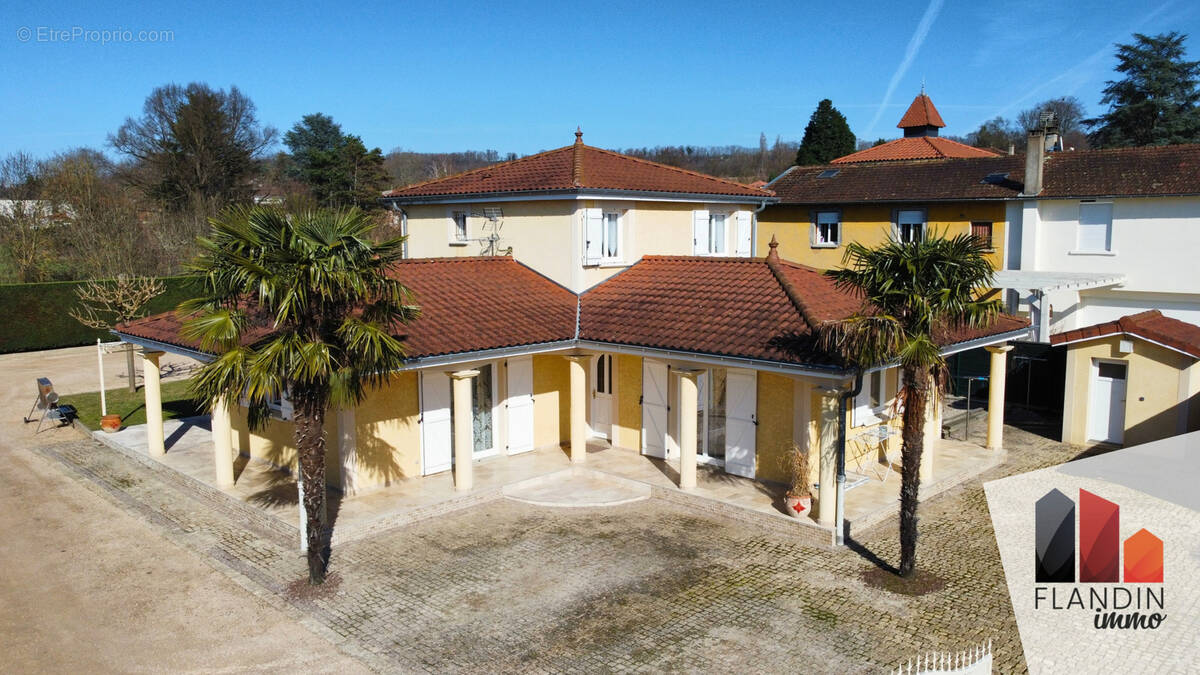 Maison à PARCIEUX