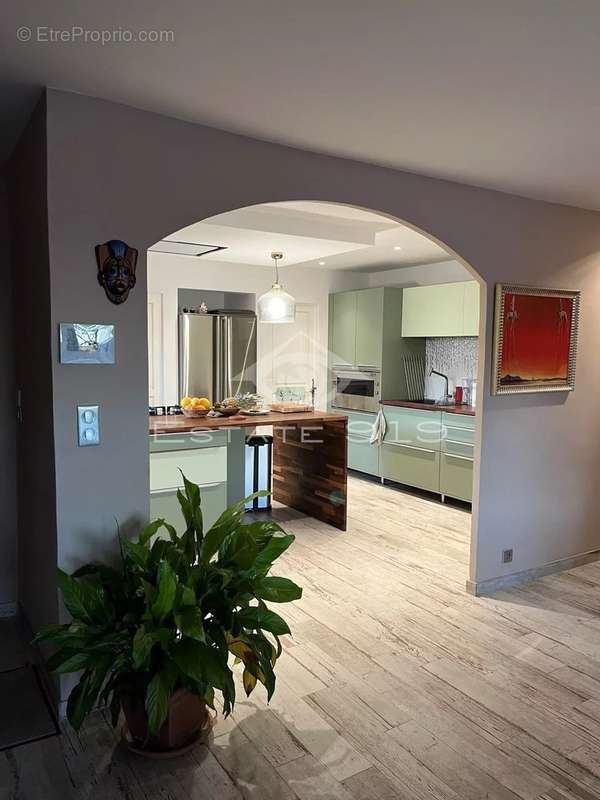 Maison à ROQUEFORT-LES-PINS