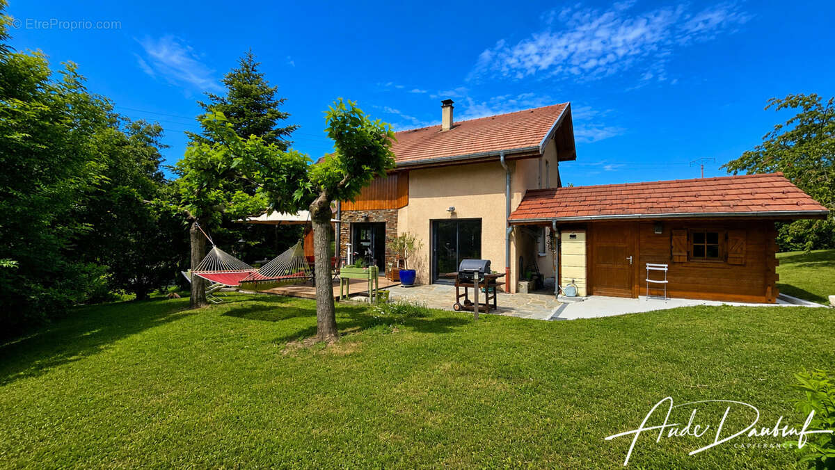 Aux portes de Genève - Maison familiale 4 chambres avec jardin, garage, abris voitures et annexes - photo 13