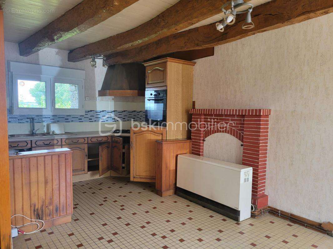 Maison pleine de charme à Trévé - 61 m² avec dépendances et potentiel d’évolution - photo 6