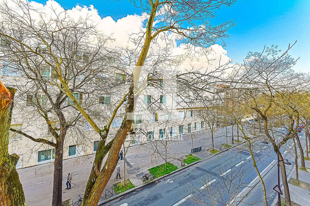 Appartement à PARIS-14E