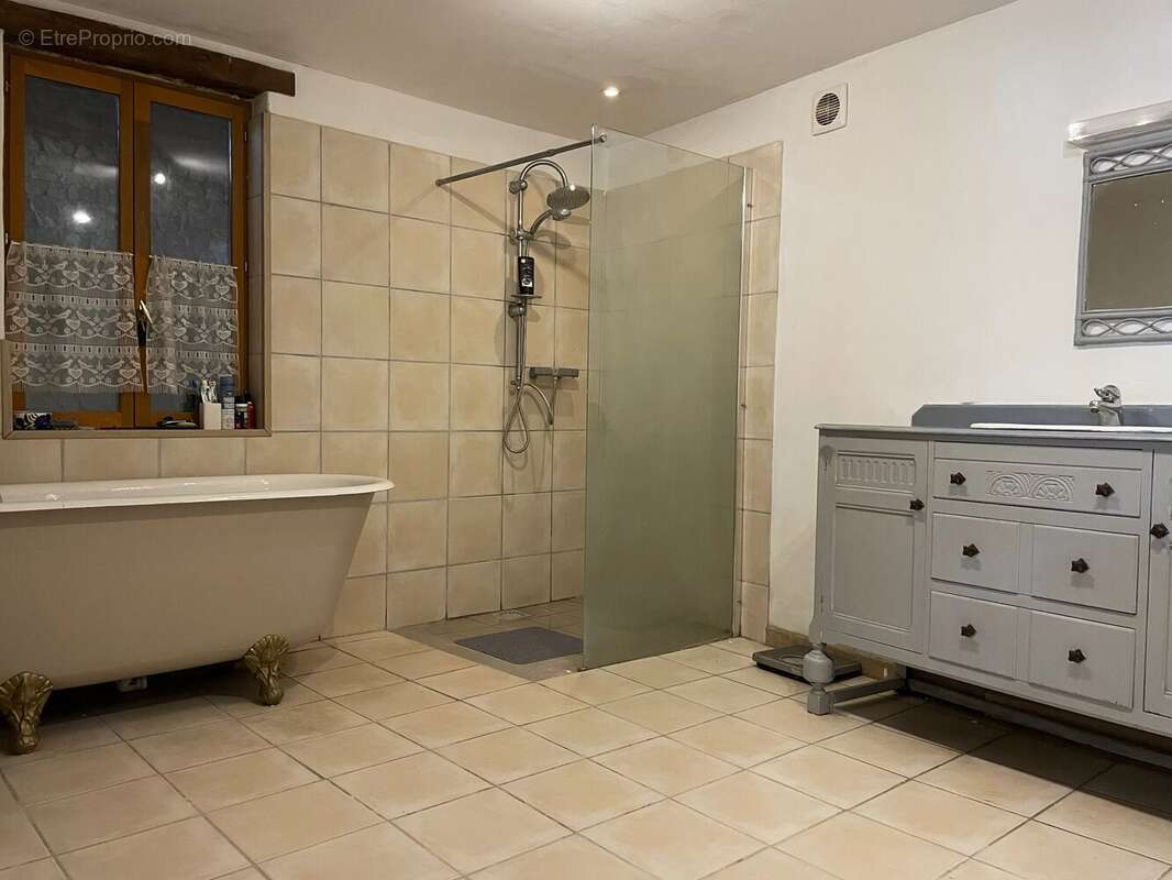 Maison à FONTAINE-CHALENDRAY