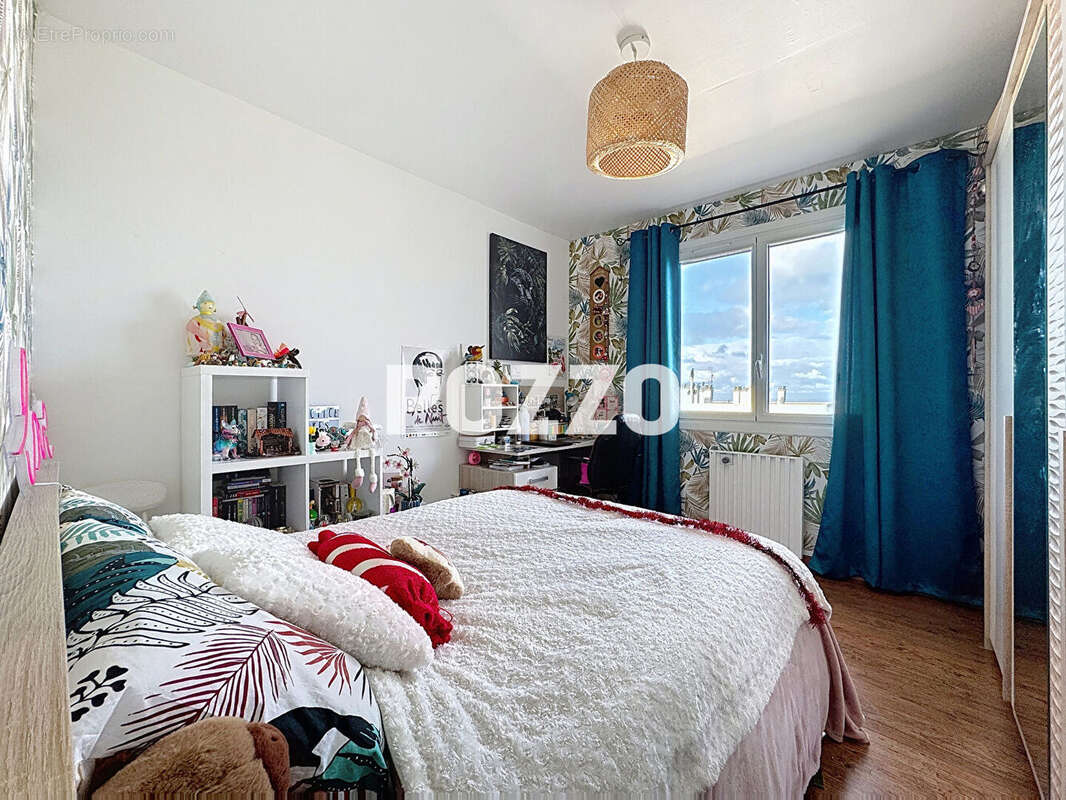 Appartement à DONVILLE-LES-BAINS