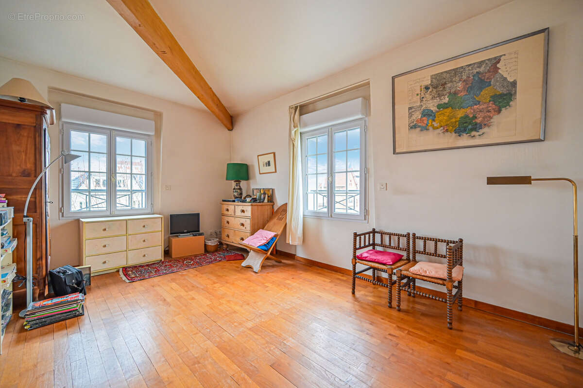 Maison à SAINT-MAUR-DES-FOSSES