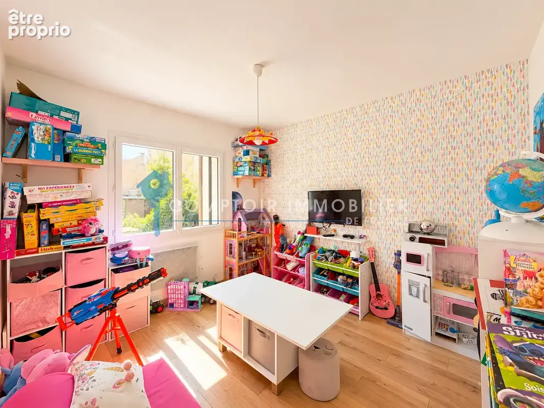 Martigues Jonquières   Maison de plain-pied de 120 m2 sur 1 045 m2 de terrain, un beau potentiel à révéler - photo 12