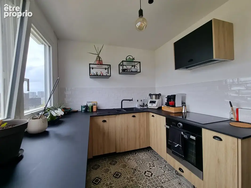 NANTES Île de Nantes Appartement rénové 3 pièce(s) 64m² - photo 2