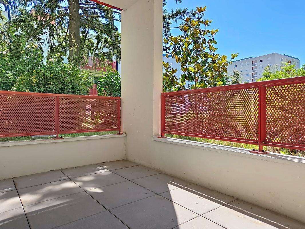 Appartement à MEYZIEU