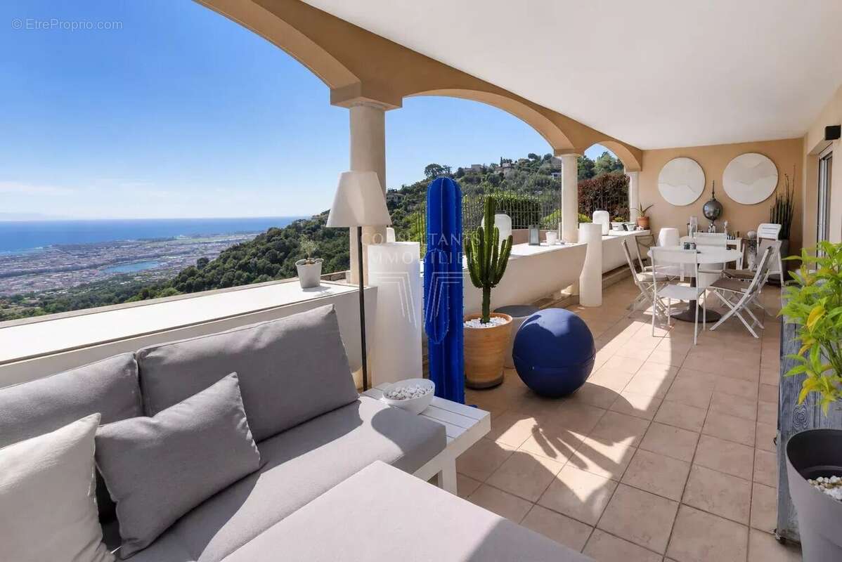 Appartement à MANDELIEU-LA-NAPOULE