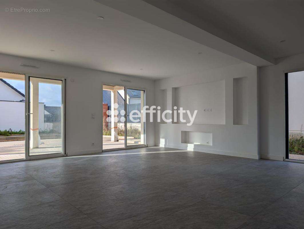 Maison à NORGES-LA-VILLE