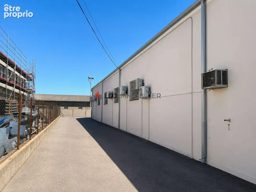 Commerce 1 500 m² à vendre à Perpignan (66000) - photo 2