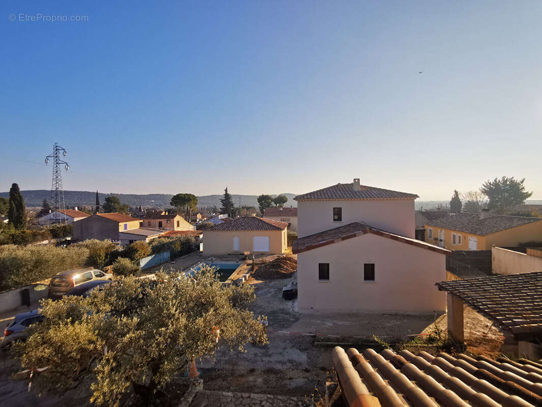Maison traditionnelle t5 (construite en 1973) de 138 m² sur un terrain de 1 003  m2 - photo 17