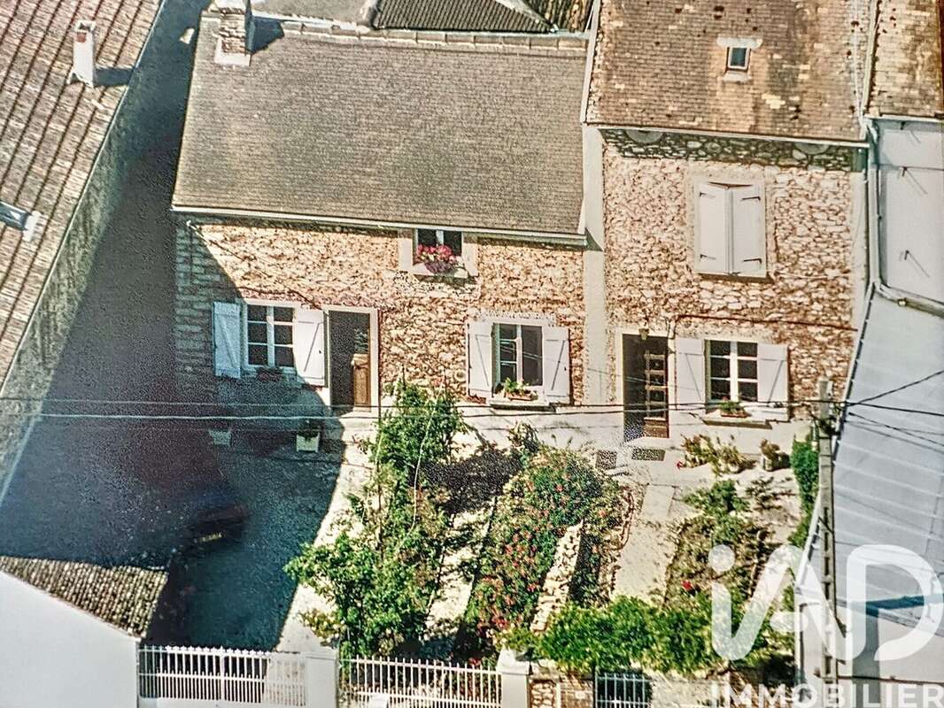 Maison 97 m² à Saint-Germain-Laxis  - photo 7
